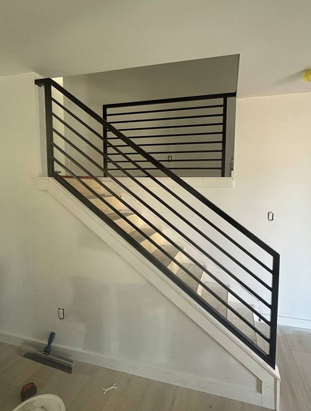 Contemporary glass railing system