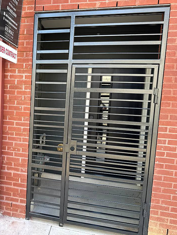 Commercial security gate system